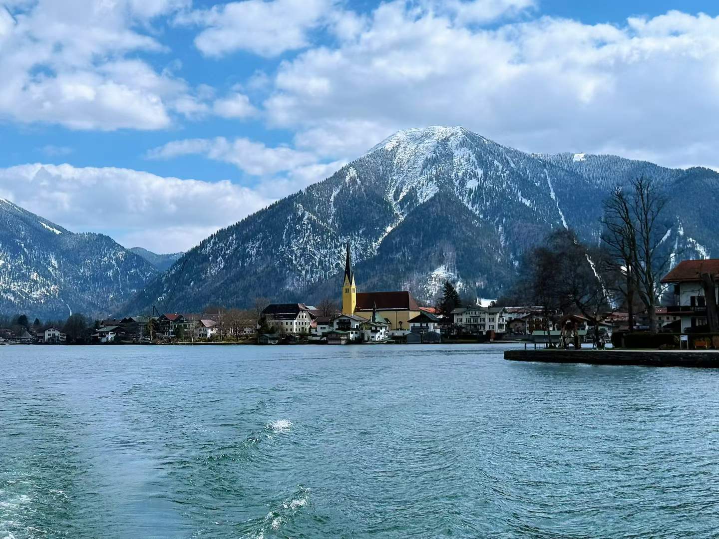 The wider lake-and-mountain view that made the day feel alpine without feeling strenuous.