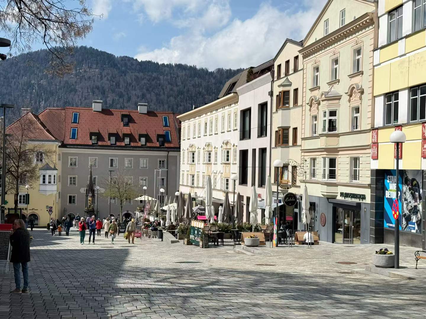 A street scene in Kufstein, where the town stayed simple enough to wander without a plan.