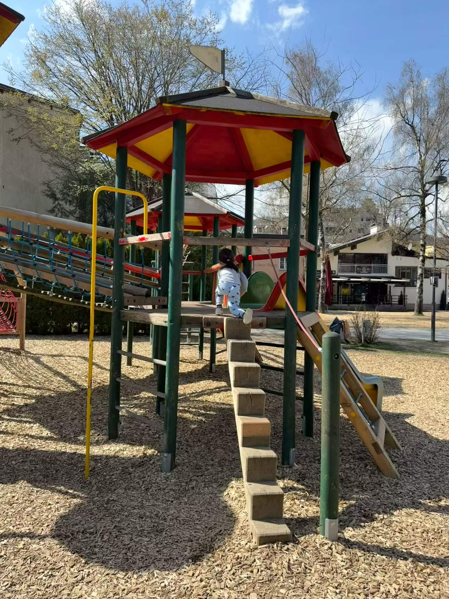 A small hill-path moment in Kufstein, where even the more scenic sections still stayed manageable.